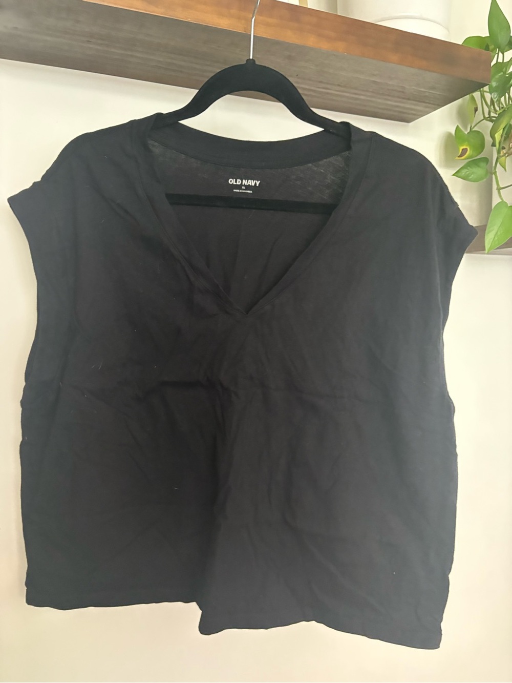 Old Navy Black V-Neck Cap Sleeve Tank Top